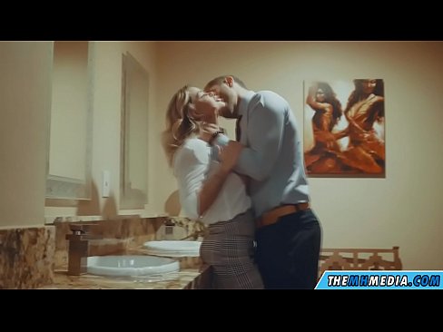 ❤️ Lè yon blond bèl sedui ou nan yon twalèt piblik ❤️❌ Videyo fuck nan nou % ht.nudexxx.ru% ☑